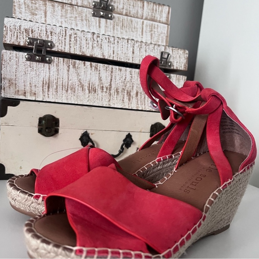 Kenneth Cole Charli Red Wedge Sandals - Picture 2 of 9